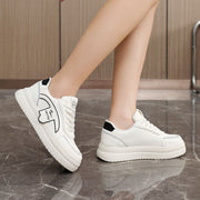 Damen Sneakers mit dämpfender Laufsohle und sportlichem Design