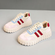 Damen Chunky Sneakers mit modischen Details