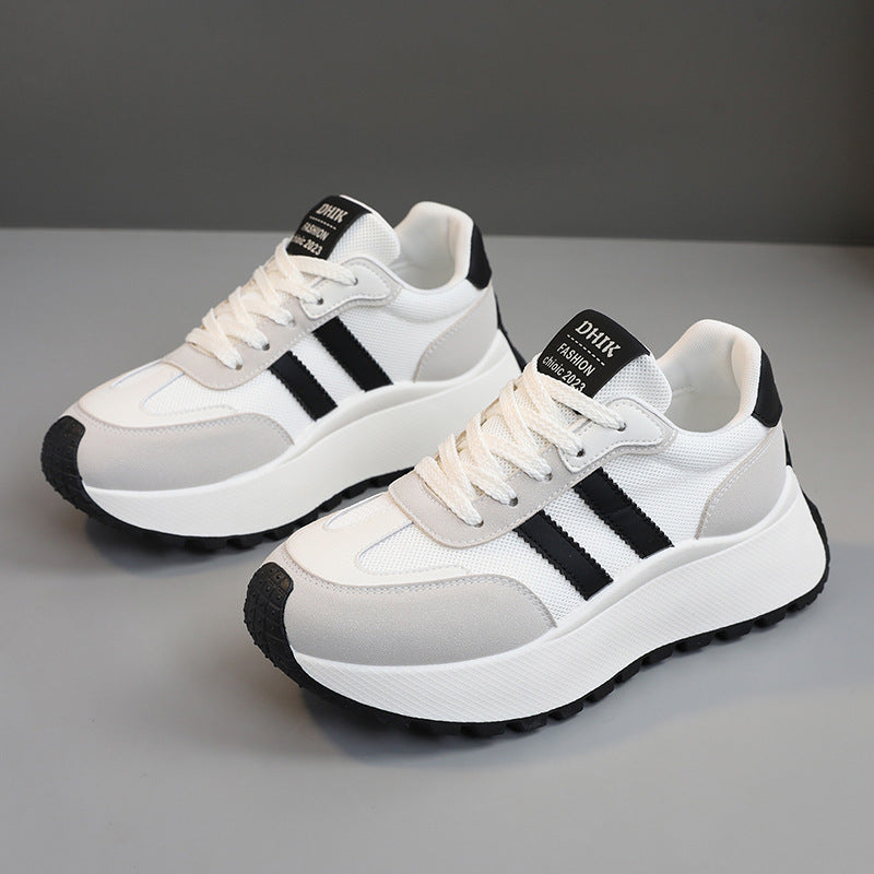 Damen modische Plateau-Sneaker mit atmungsaktiver Oberflächenstruktur und hoher Laufsohle