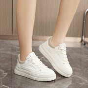 Damen Freizeitsneaker mit dämpfender Laufsohle und atmungsaktivem Obermaterial