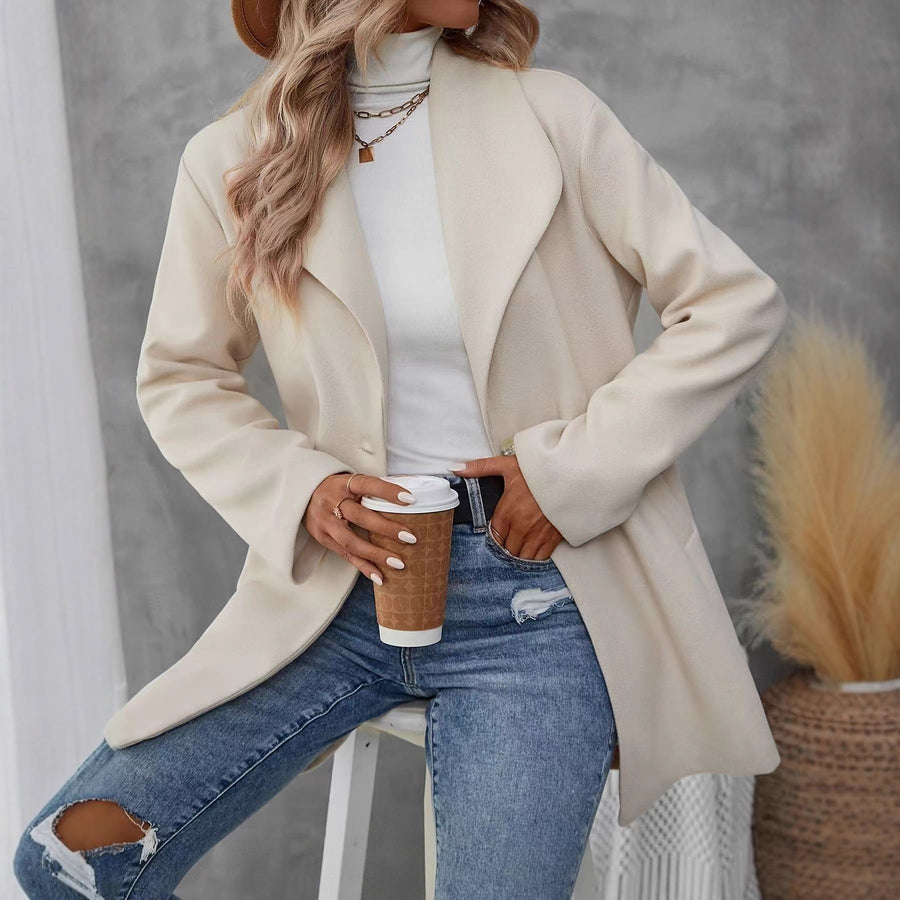 Damen moderne Übergangsjacke mit großem Revers und Knopfverschluss