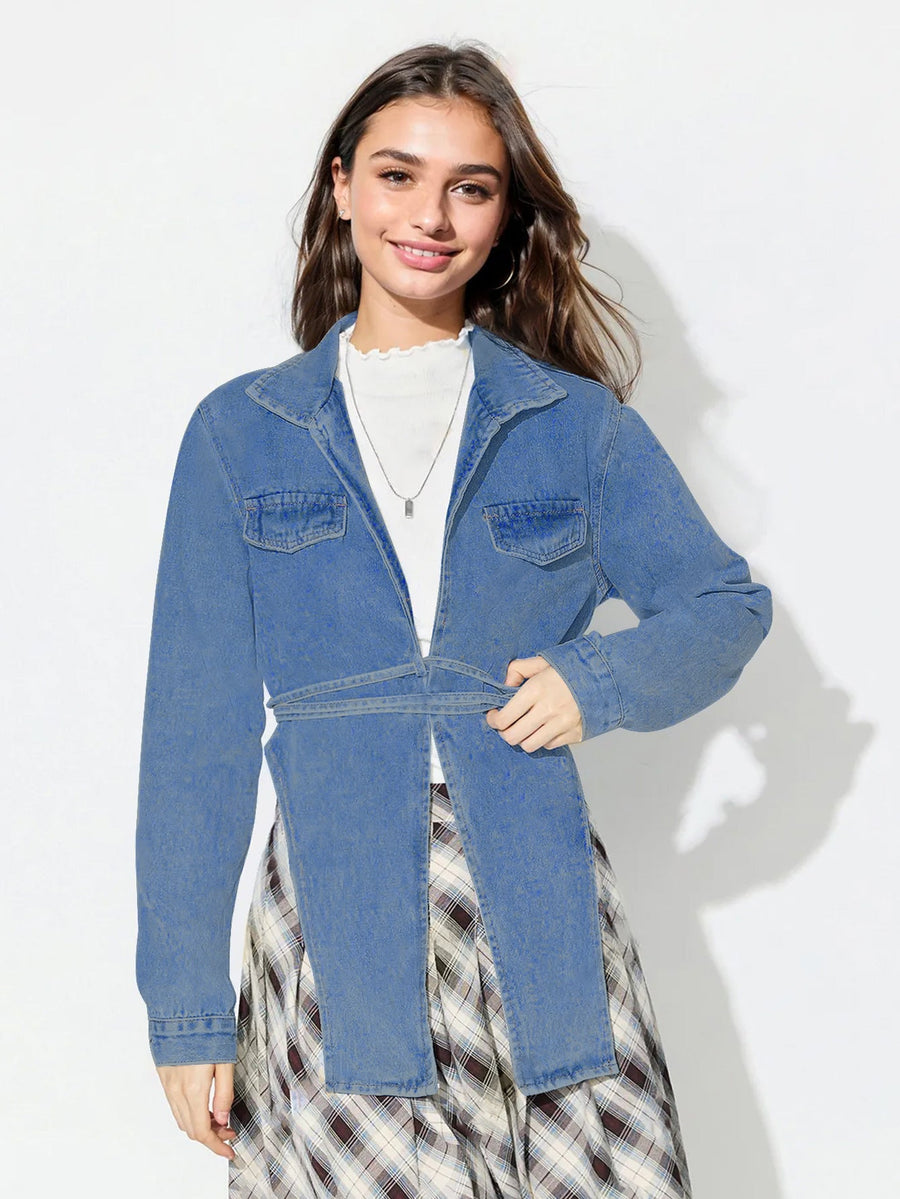 Damen Jeansjacke im modernen Oversized-Stil mit verkürztem Schnitt und praktischen Taschen