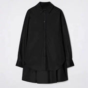 Schickes schwarzes Kleid mit Trompetenärmeln und Polo-Kragen für Damen