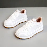 Damen Sportliche Plateau-Sneaker mit glänzenden Akzenten und komfortabler Dämpfung