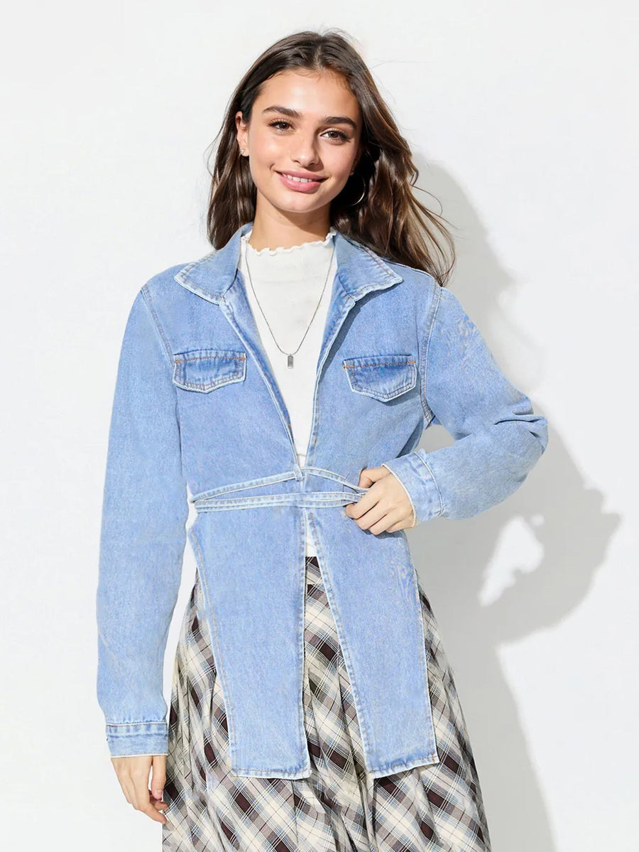 Damen Jeansjacke im modernen Oversized-Stil mit verkürztem Schnitt und praktischen Taschen