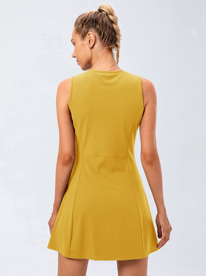 Mila | Ärmelloses gelbes A-Linien-Tenniskleid mit sportlich-schickem Vibe