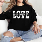 Damen Sweatshirt mit kreativem LOVE-Schriftzug und lässiger Passform