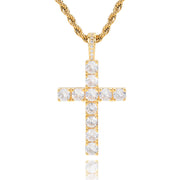 Goldene Halskette mit Moissanit-Kreuz