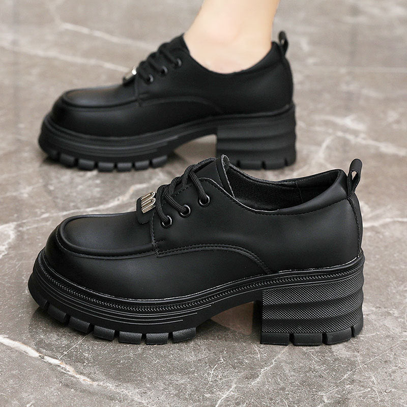 Damen Chunky Schuhe mit dämpfendem Absatz und modischen Akzenten