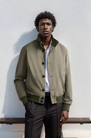 Herren moderne Utilityjacke mit praktischen Taschen und elastischem Bund Aliams