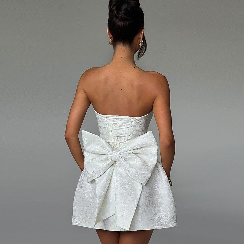 Champagnerfarbene Mini-Cocktailkleid – Schulterfreies Abendkleid mit Schleifendetail