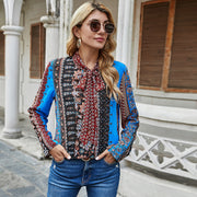 Damen Bluse mit Rüschendetails und kontrastierenden Mustern