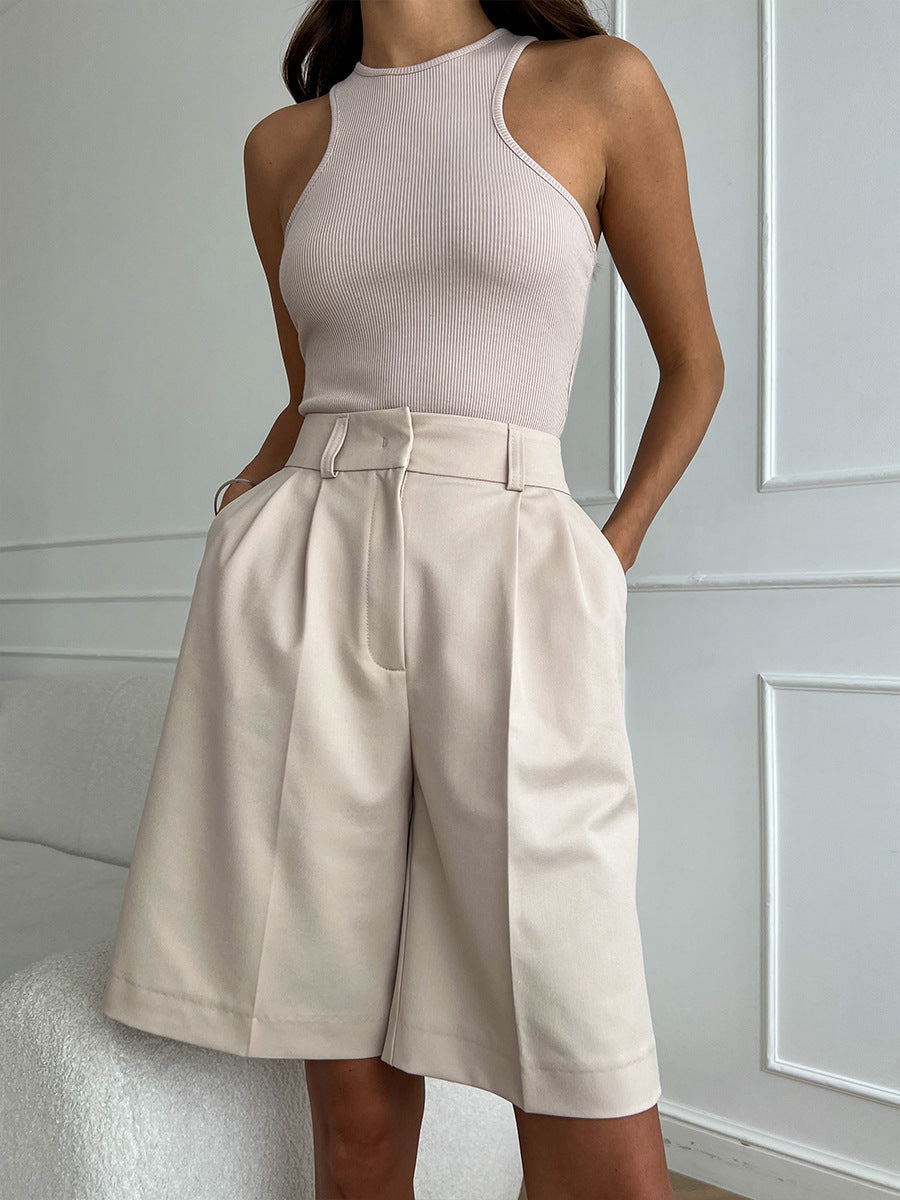 Damen Shorts Beige – Knielang & Elegant – Sommermode 2025