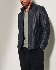 Herren stylische Lederjacke mit modernem Stehkragen und dezenten Kontrastnähten Aliams