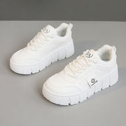 Damen Plateau Sneakers mit geschäumter Laufsohle und modernem Design