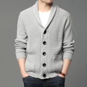 Herren Strickjacke mit hoch geschlossenem Kragen und praktischen Taschen Aliams