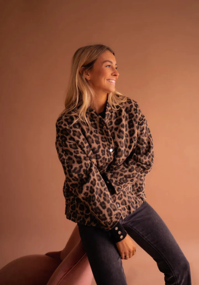 Leoona – Leoparden Bomber Jacke