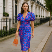 Elena | Auffälliges Halblanges Kleid mit Puffärmeln