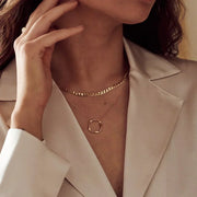 Flache Link-Curb-Halskette in Gold