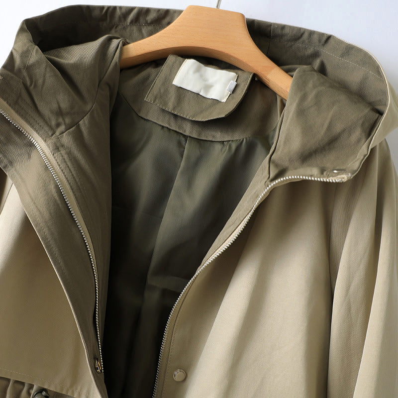 Damen Trenchcoat mit Kapuze – Wasserabweisend & Tailliert – Elegant