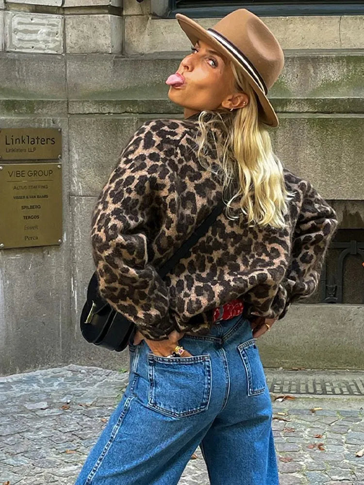 Amélie - Trendy Leopardenmuster Jacke für Damen | Auffällige und stylische Oberbekleidung mit Leopardenmuster