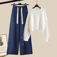 Weiß Pullover / Blau Hose