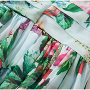 Schönes Maxikleid mit Blumenmuster und Rüschensämlen