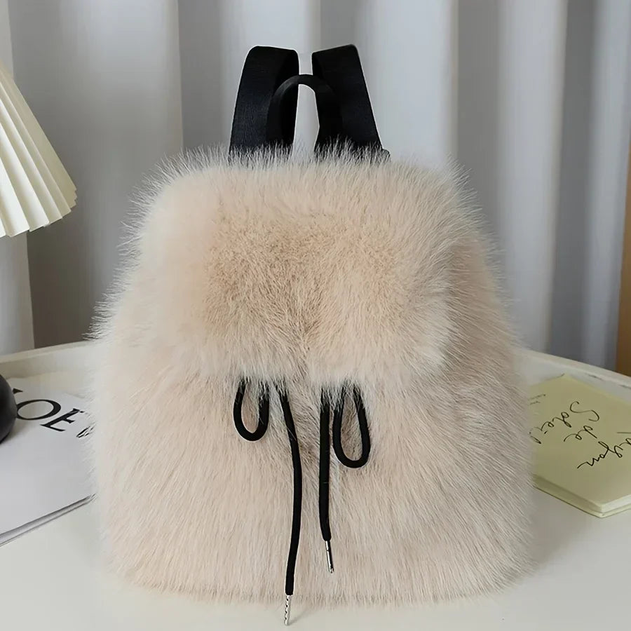 Marie | Klassischer Damen Rucksack aus Kunstfell