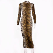 Schönes Maxi Kleid mit Tiermuster und langen Ärmeln