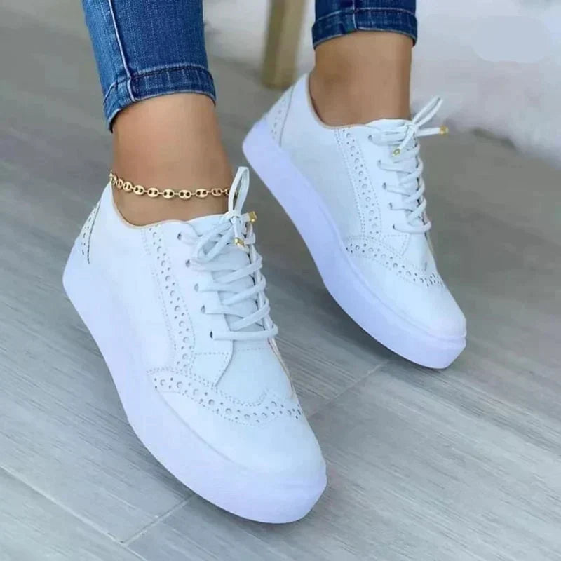 Isadora - Schicke Wildleder-Schnürsneaker mit Plateausohle | Plateau-Sneakers aus perforiertem Wildleder
