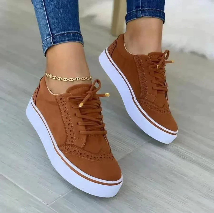 Isadora - Schicke Wildleder-Schnürsneaker mit Plateausohle | Plateau-Sneakers aus perforiertem Wildleder