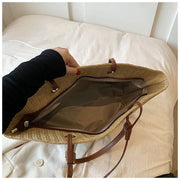 Boho Strohtasche Damen – Handgefertigte Strandtasche mit Kordelzug & Quasten