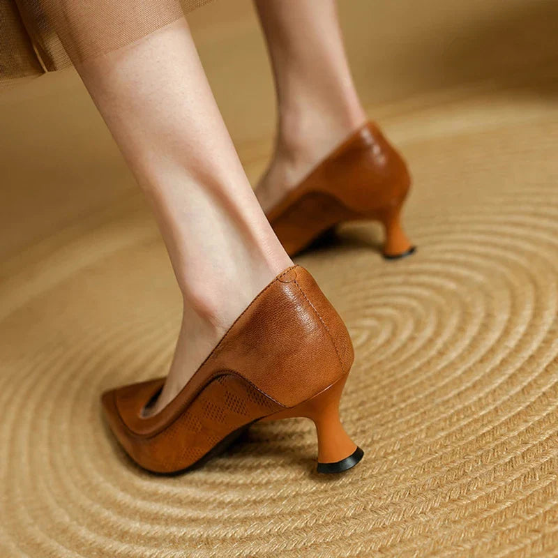 Pumps aus echtem Leder für Damen mit spitzer Zehenpartie