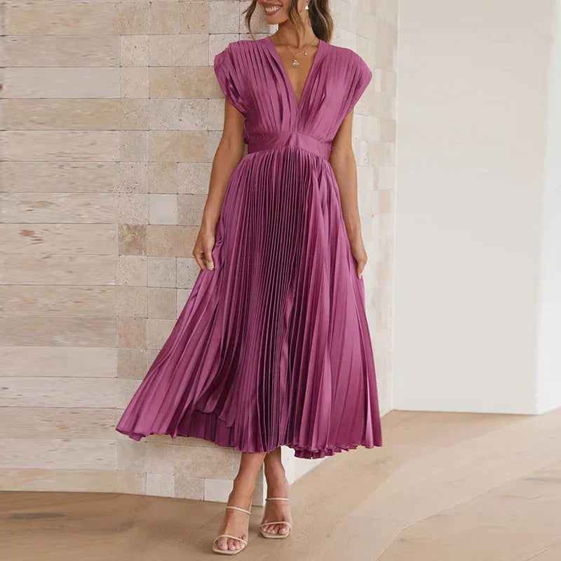 AROA - LANGES PLISSIERTES KLEID MIT GÜRTEL