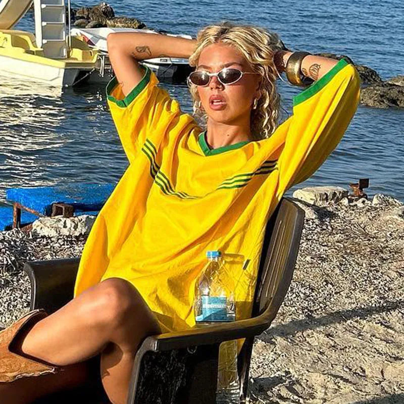 Oversized Damen T-Shirt im Retro-Football-Stil mit sportlichen Details
