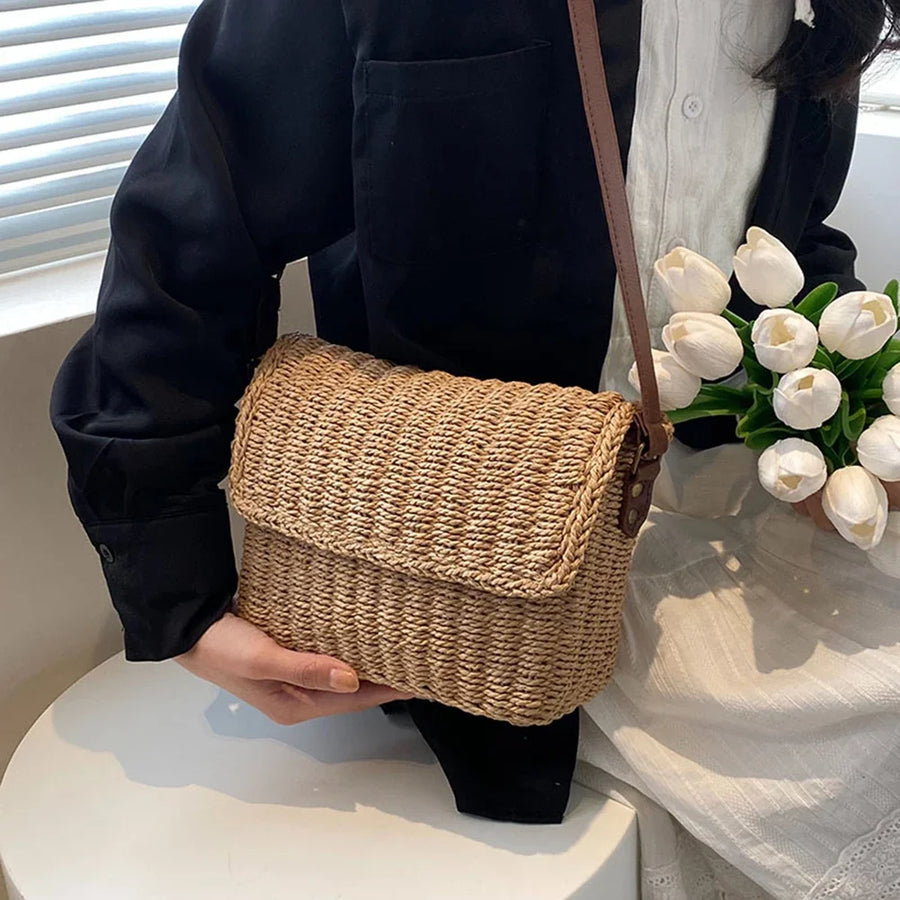 Strohumhängetasche Damen – Handgefertigte Raffia Crossbody Sommer