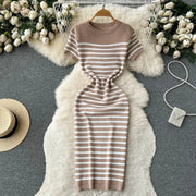 Astrid | Gestreiftes Strick Strandkleid