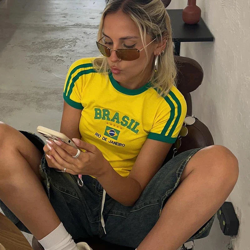 Cropped Damen T-Shirt mit Brasilien-Print im Retro-Sportstil