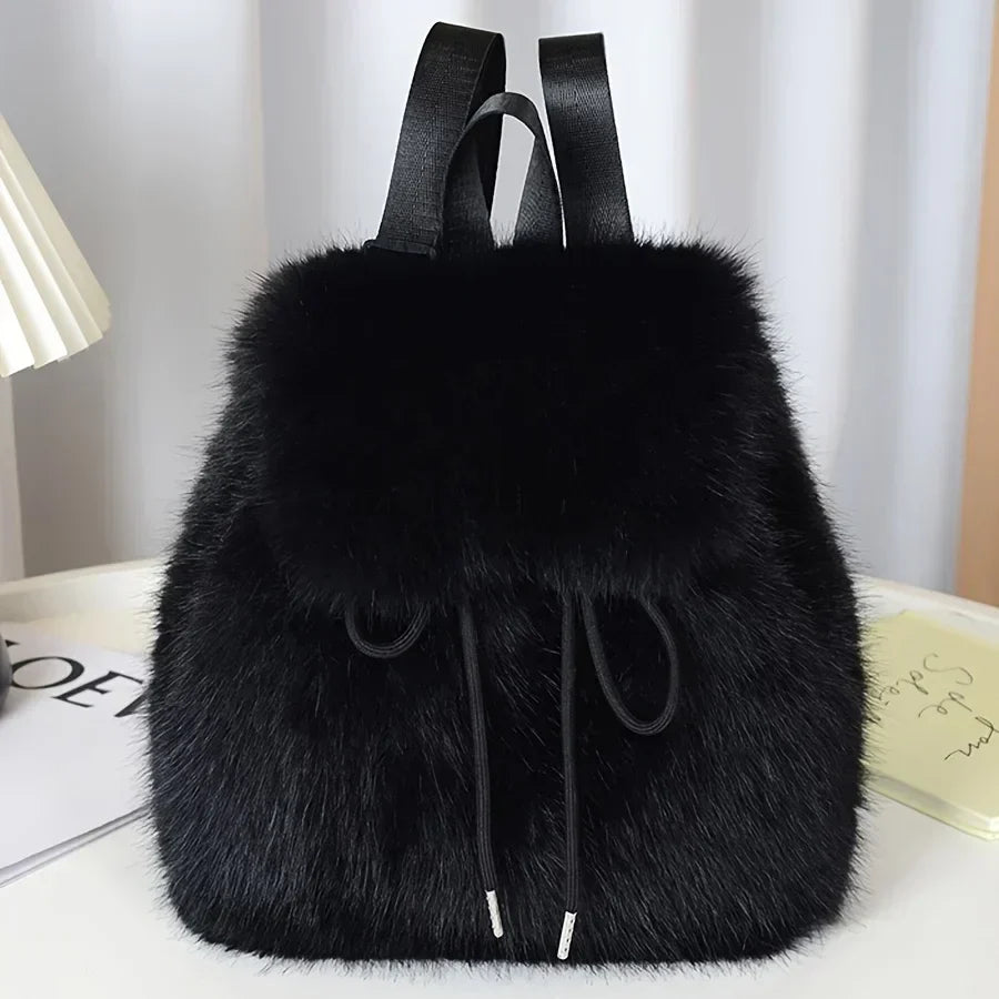 Marie | Klassischer Damen Rucksack aus Kunstfell