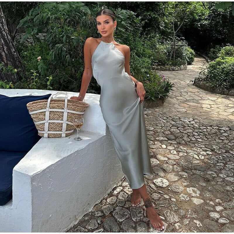 Ärmelloses elegantes Maxikleid mit offenem Rücken