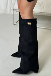 Damenstiefel mit weitem Beinabschluss – Eleganter Retro-Look in Beige