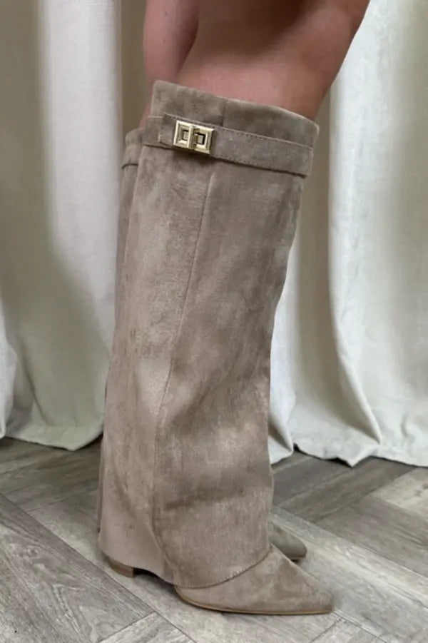 Damen Stiefel in Beige – Trendige Wildleder-Optik mit weitem Schaft