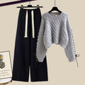 Grau Pullover / Schwarz Hose