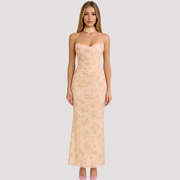 Antonia - Elegantes Slim-Fit-Choker-Kleid