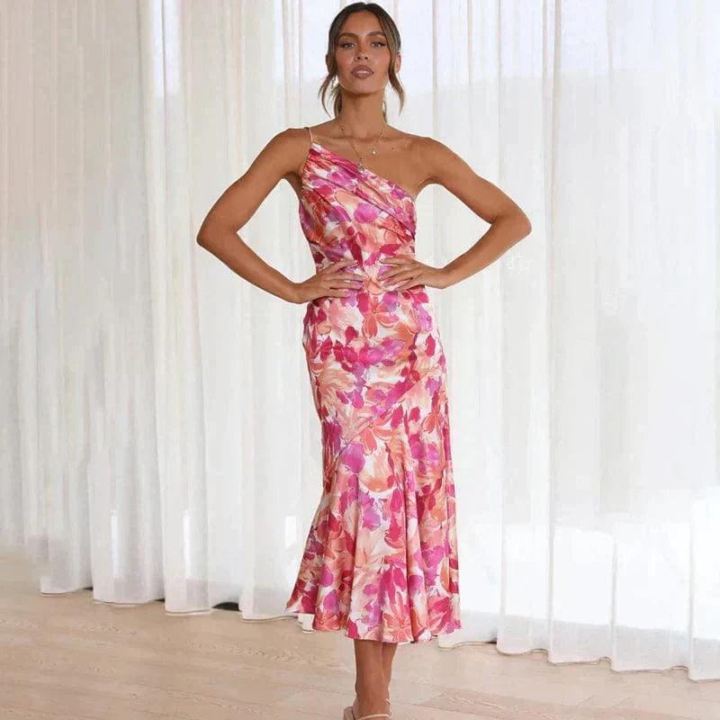 Asymmetrisches Sommerkleid mit Blumendruck – Figurbetont & Stilvoll