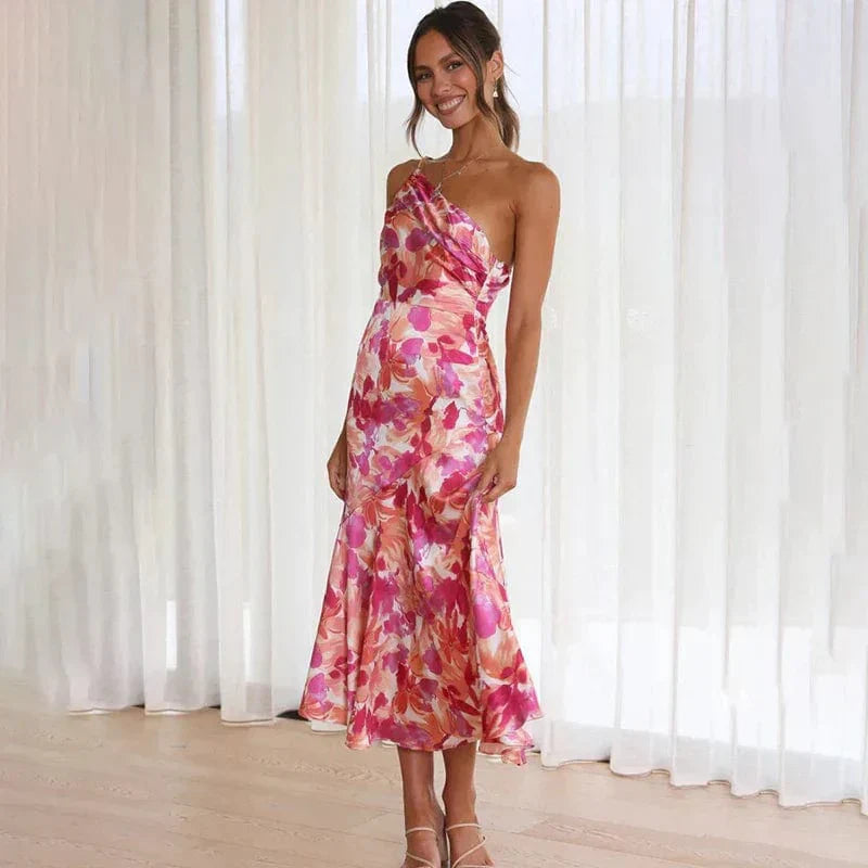 Asymmetrisches Sommerkleid mit Blumendruck – Figurbetont & Stilvoll