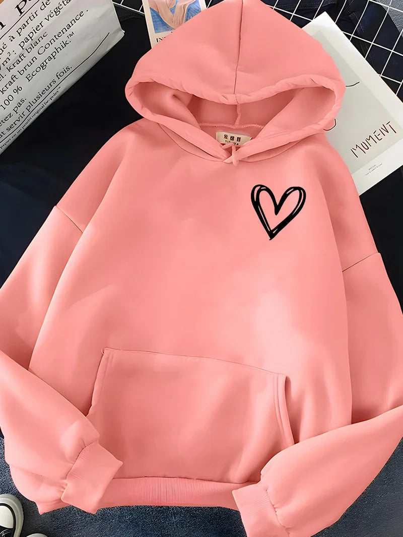 Hoodie mit Herz-Print – Weiche Baumwollmischung – Stylisch & Bequem