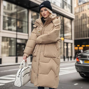Elegante und warme lange Damen-Winterjacke für stilvolle Kältekomposition