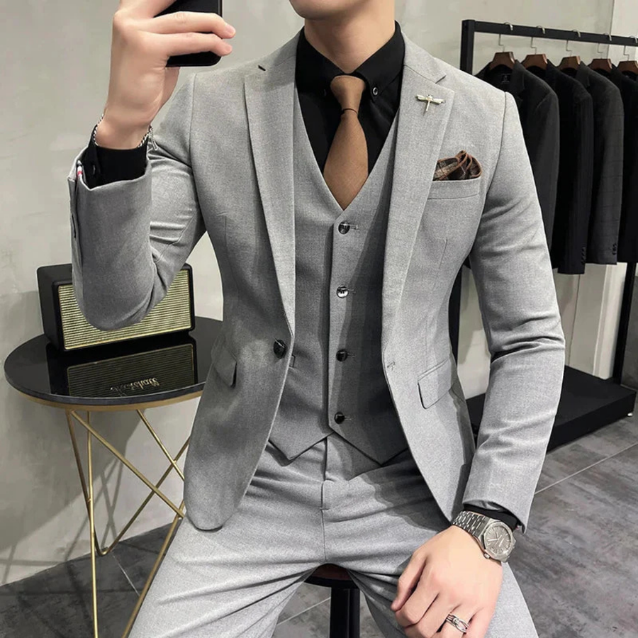 Slim-Fit Dreiteiler Herrenanzug | Markante Silhouette & Souveräner Auftritt
