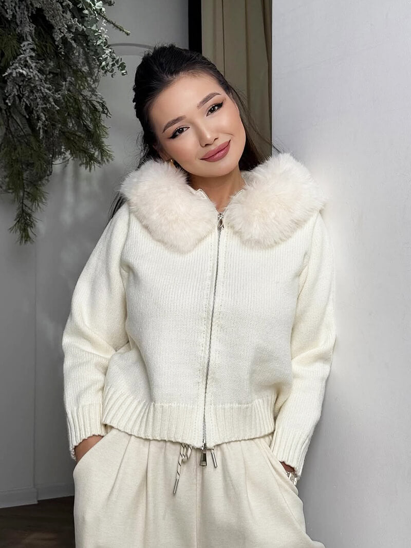 Damen Strickjacke Grau mit Kapuze und Kunstpelz – Warme Winterjacke